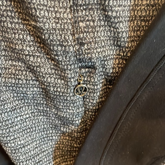 Lululemon track jacket - Picture 2 of 8